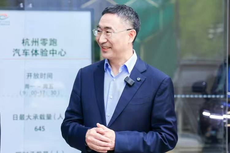 蓝莓外汇交易教程黔西南州首个人民法庭诉讼服务分中心挂牌投用